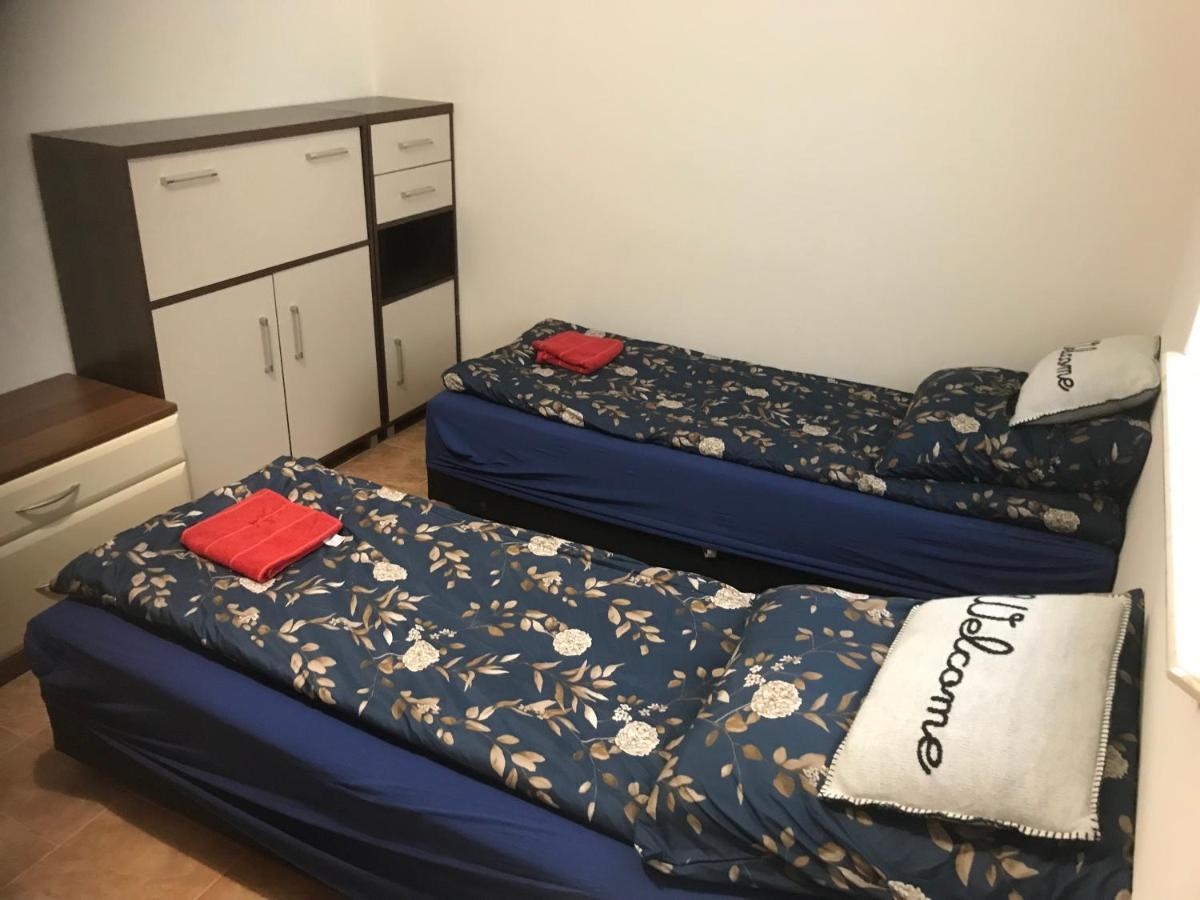 Kris Apartment Kajetany Екстериор снимка
