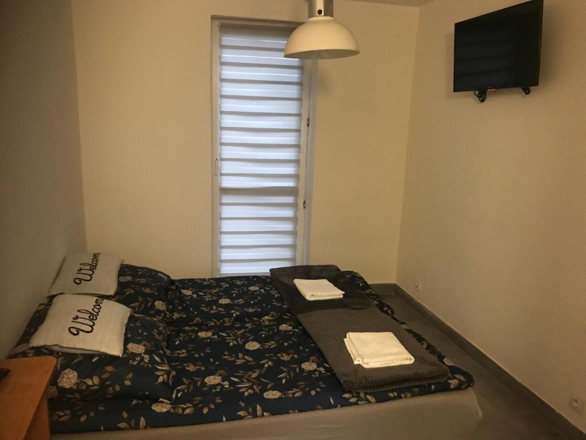 Kris Apartment Kajetany Екстериор снимка